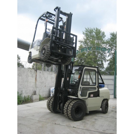 Дизельный вилочный погрузчик TFN CPCD50AXG53
